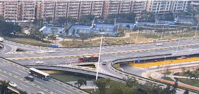 老板開500萬賓利上路！少看一眼瞬間損失30萬！